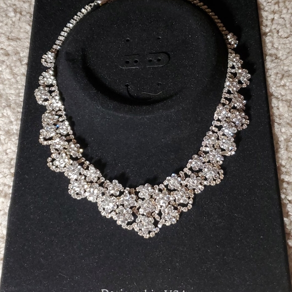 Floral Rhinestone Statement Necklace - Picture 2 of 5